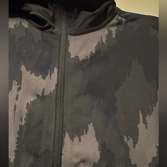 Lulu lemon sweater - Picture 5 of 5